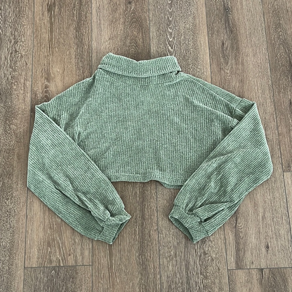 green crop sweater